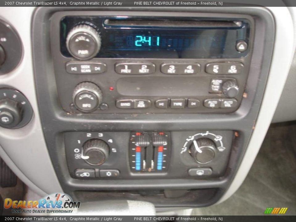 2007 Chevrolet TrailBlazer LS 4x4 Graphite Metallic / Light Gray Photo #18