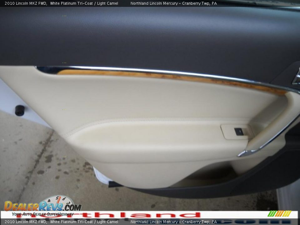 2010 Lincoln MKZ FWD White Platinum Tri-Coat / Light Camel Photo #10