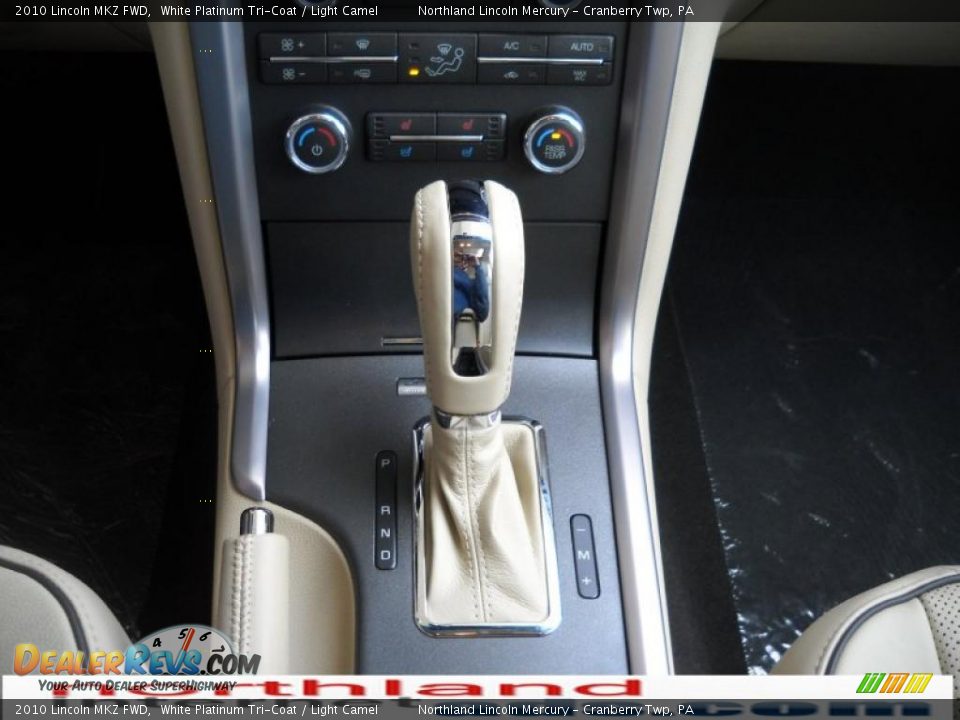 2010 Lincoln MKZ FWD White Platinum Tri-Coat / Light Camel Photo #18