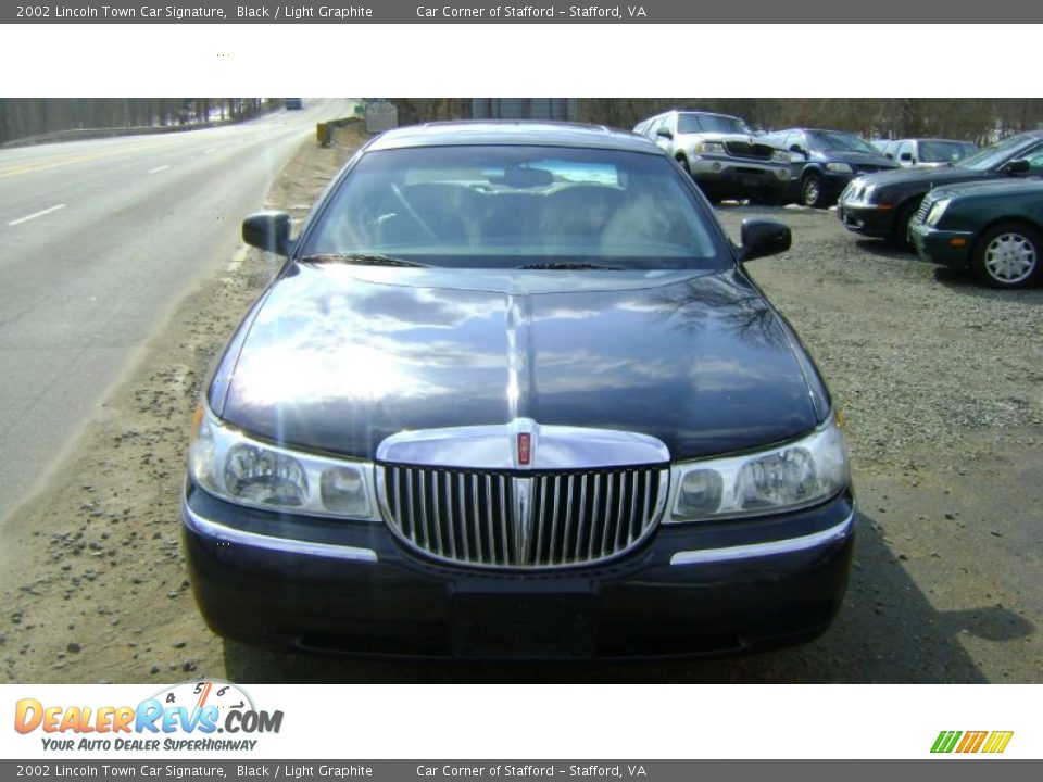 2002 Lincoln Town Car Signature Black / Light Graphite Photo #2