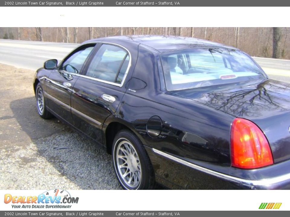 2002 Lincoln Town Car Signature Black / Light Graphite Photo #4