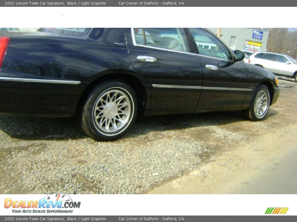 2002 Lincoln Town Car Signature Black / Light Graphite Photo #7