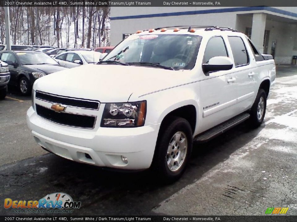 2007 Chevrolet Avalanche LT 4WD Summit White / Dark Titanium/Light Titanium Photo #2