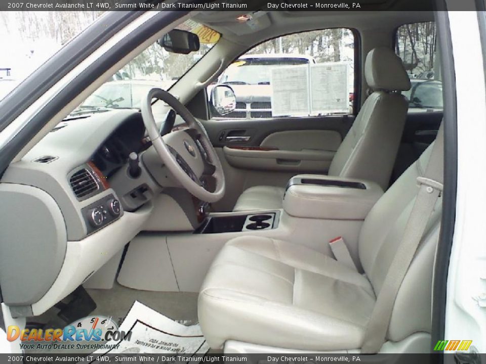2007 Chevrolet Avalanche LT 4WD Summit White / Dark Titanium/Light Titanium Photo #5