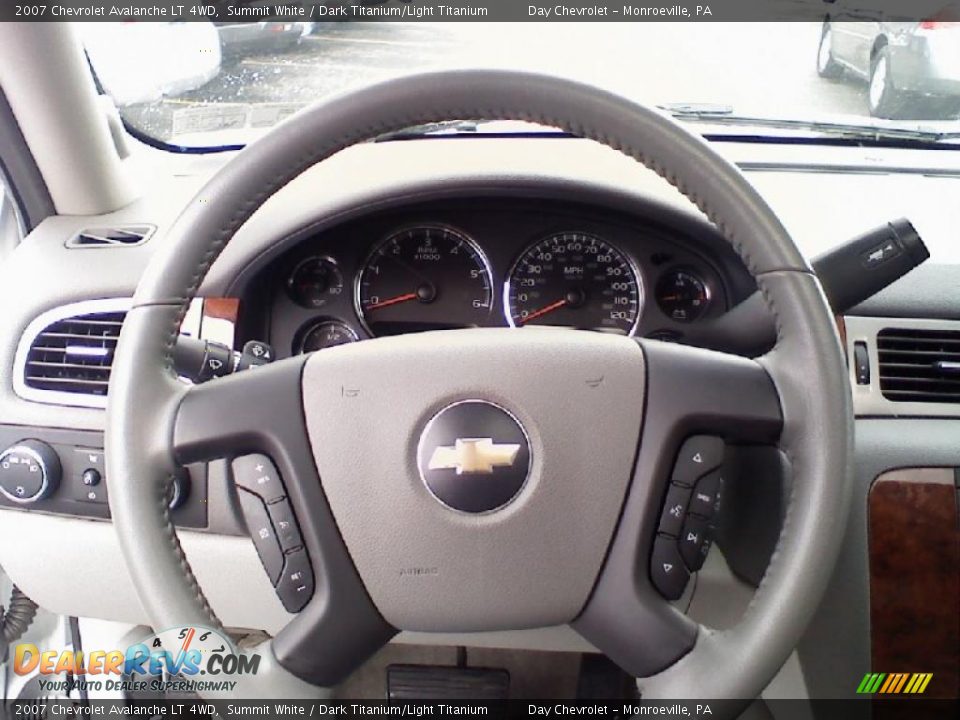 2007 Chevrolet Avalanche LT 4WD Summit White / Dark Titanium/Light Titanium Photo #13