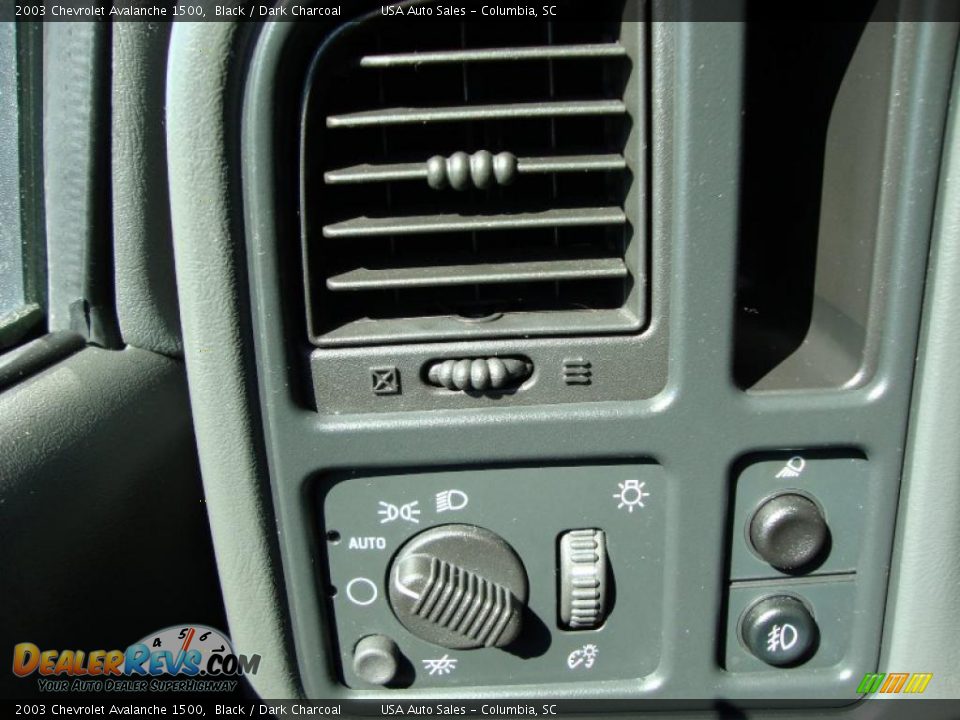 2003 Chevrolet Avalanche 1500 Black / Dark Charcoal Photo #19