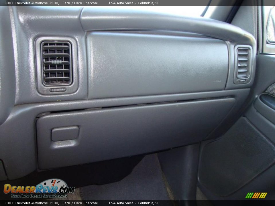 2003 Chevrolet Avalanche 1500 Black / Dark Charcoal Photo #25