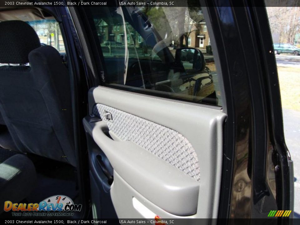 2003 Chevrolet Avalanche 1500 Black / Dark Charcoal Photo #35