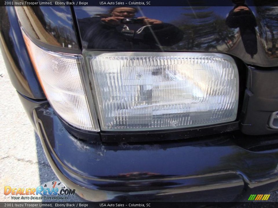 2001 Isuzu Trooper Limited Ebony Black / Beige Photo #8