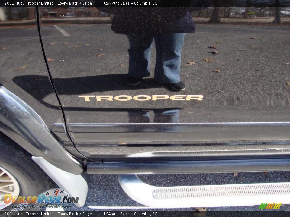2001 Isuzu Trooper Limited Ebony Black / Beige Photo #16