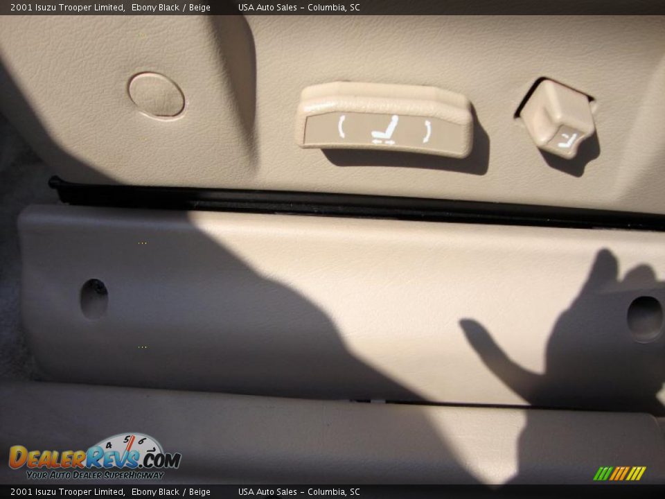 2001 Isuzu Trooper Limited Ebony Black / Beige Photo #36