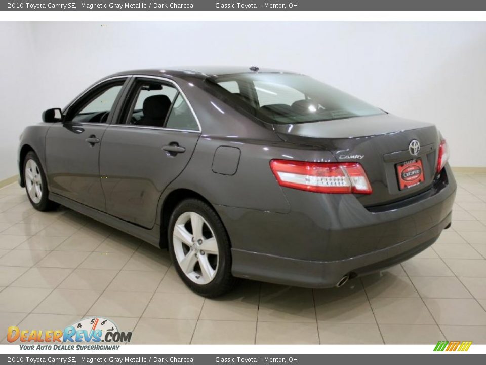 2010 Toyota Camry SE Magnetic Gray Metallic / Dark Charcoal Photo #5