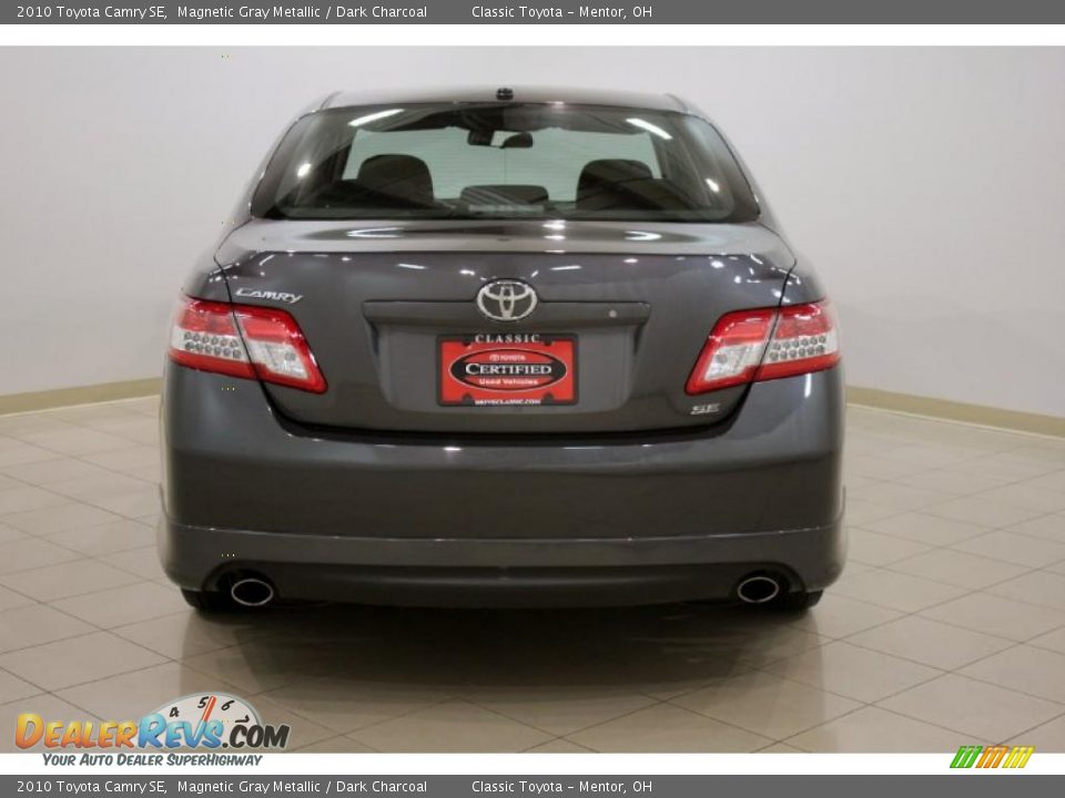 2010 Toyota Camry SE Magnetic Gray Metallic / Dark Charcoal Photo #6
