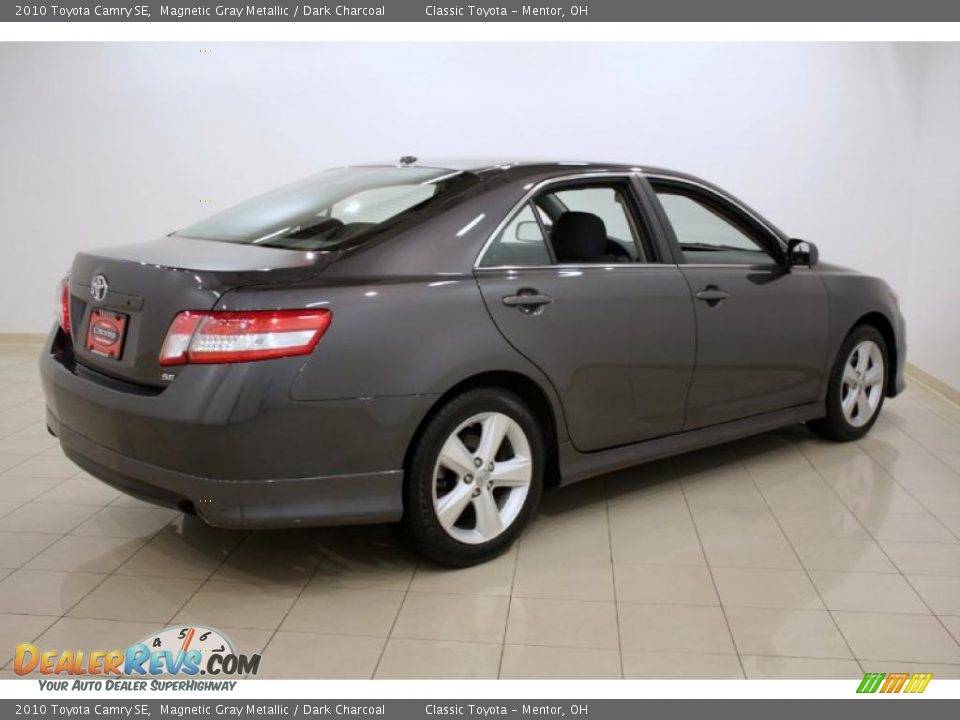 2010 Toyota Camry SE Magnetic Gray Metallic / Dark Charcoal Photo #7