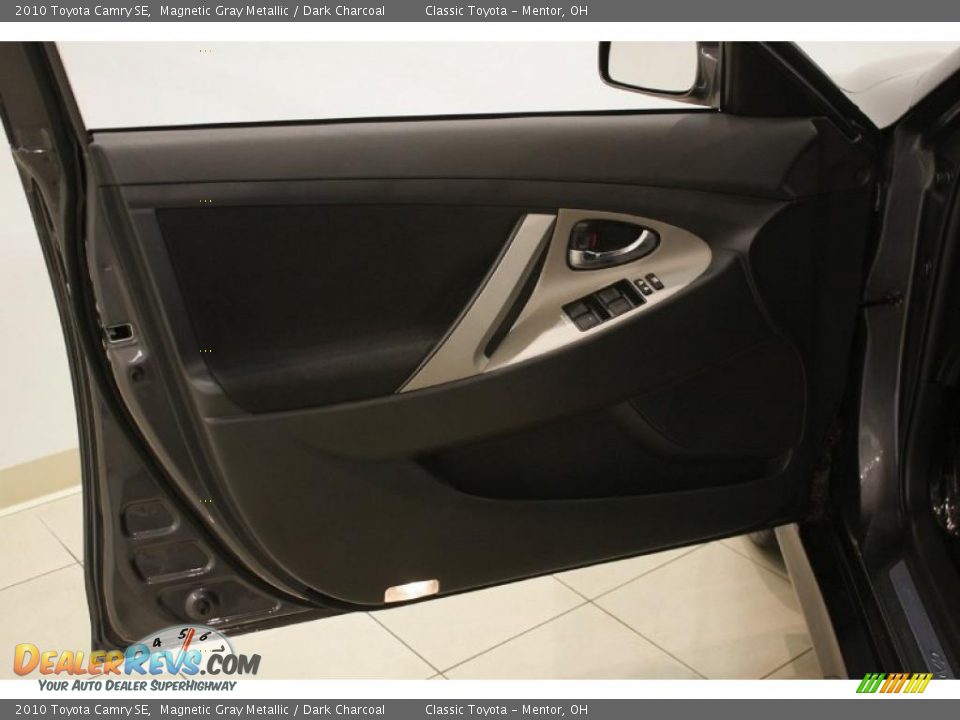 2010 Toyota Camry SE Magnetic Gray Metallic / Dark Charcoal Photo #8