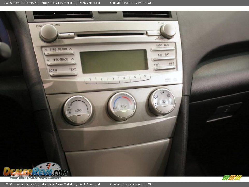 2010 Toyota Camry SE Magnetic Gray Metallic / Dark Charcoal Photo #16