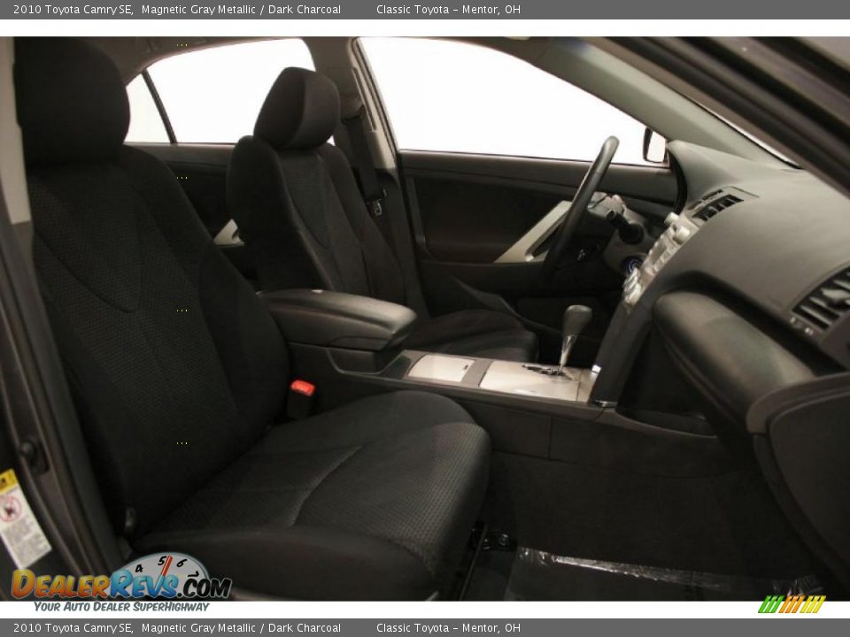 2010 Toyota Camry SE Magnetic Gray Metallic / Dark Charcoal Photo #19
