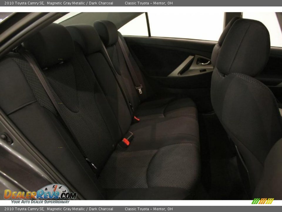2010 Toyota Camry SE Magnetic Gray Metallic / Dark Charcoal Photo #20