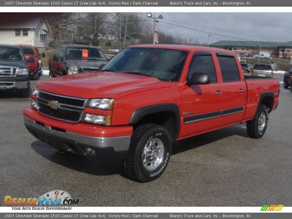 2007 Chevrolet Silverado 1500 Classic LT Crew Cab 4x4 Victory Red / Dark Charcoal Photo #1