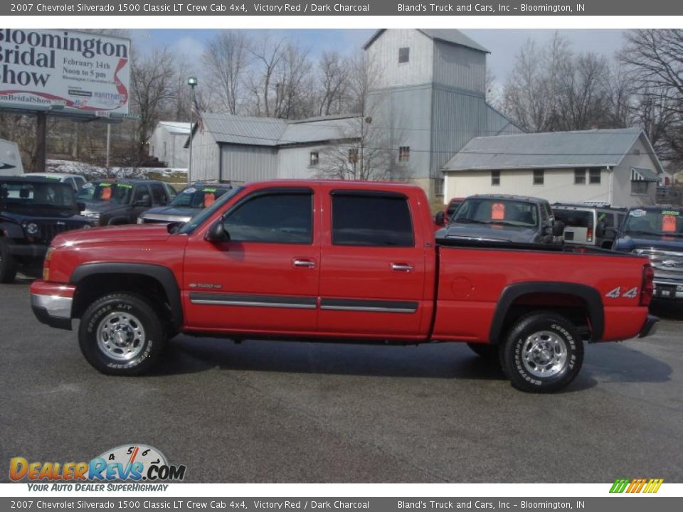 2007 Chevrolet Silverado 1500 Classic LT Crew Cab 4x4 Victory Red / Dark Charcoal Photo #2