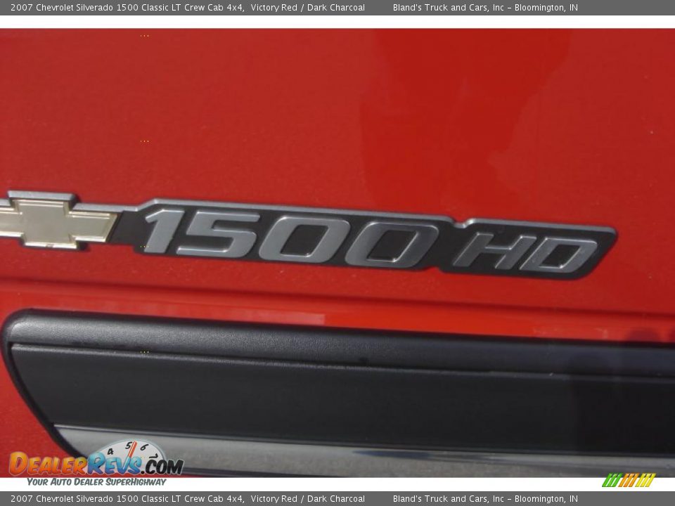 2007 Chevrolet Silverado 1500 Classic LT Crew Cab 4x4 Victory Red / Dark Charcoal Photo #9