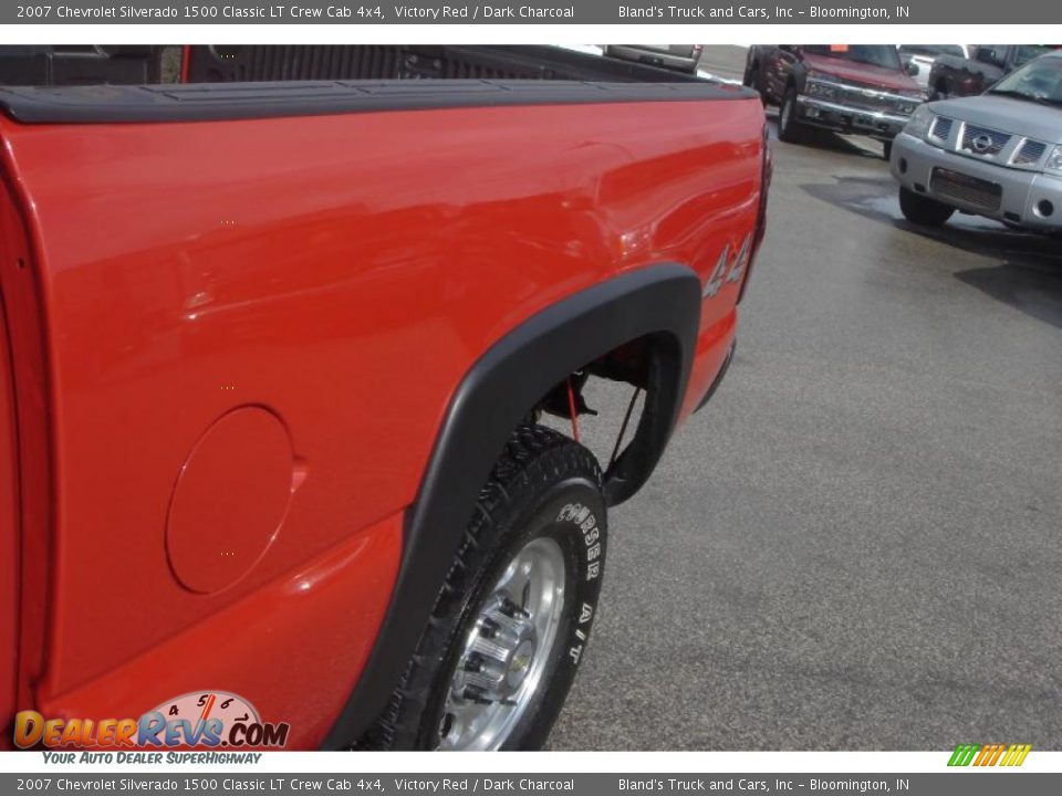 2007 Chevrolet Silverado 1500 Classic LT Crew Cab 4x4 Victory Red / Dark Charcoal Photo #10