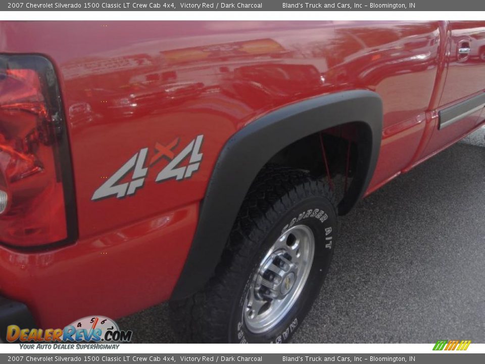 2007 Chevrolet Silverado 1500 Classic LT Crew Cab 4x4 Victory Red / Dark Charcoal Photo #14