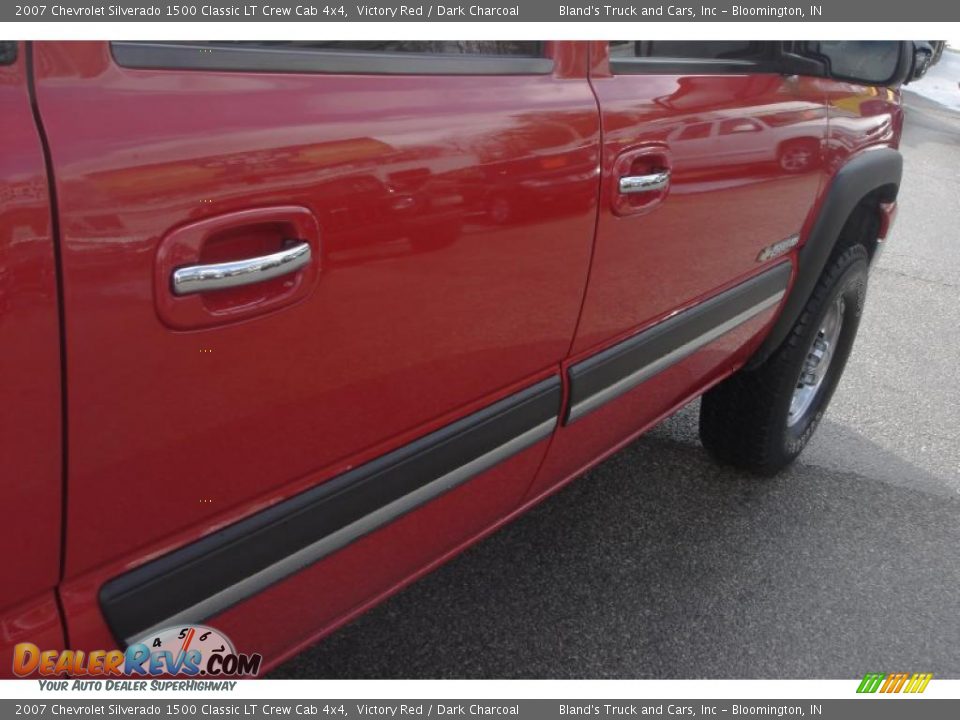 2007 Chevrolet Silverado 1500 Classic LT Crew Cab 4x4 Victory Red / Dark Charcoal Photo #15