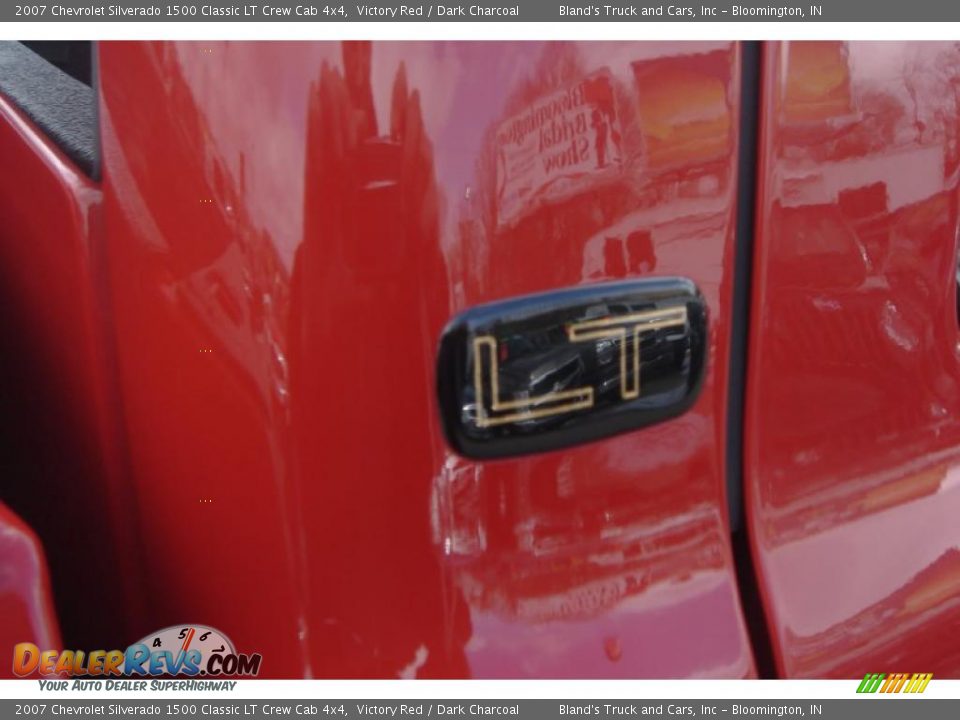 2007 Chevrolet Silverado 1500 Classic LT Crew Cab 4x4 Victory Red / Dark Charcoal Photo #16