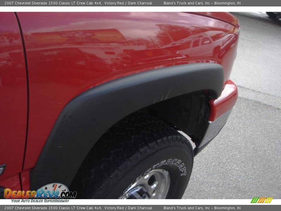 2007 Chevrolet Silverado 1500 Classic LT Crew Cab 4x4 Victory Red / Dark Charcoal Photo #17