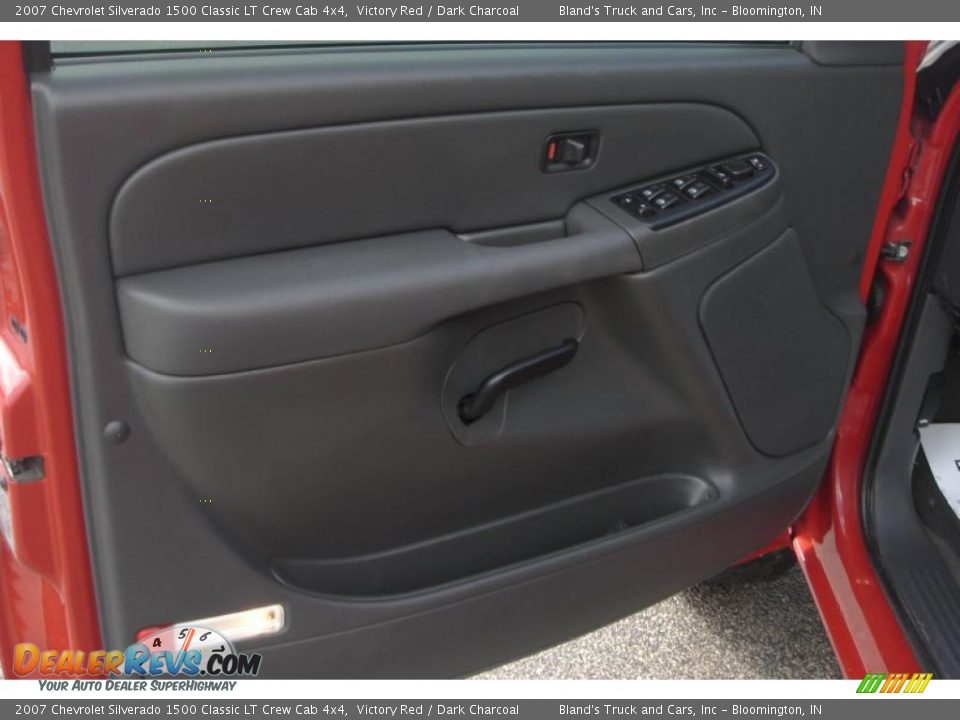 2007 Chevrolet Silverado 1500 Classic LT Crew Cab 4x4 Victory Red / Dark Charcoal Photo #18