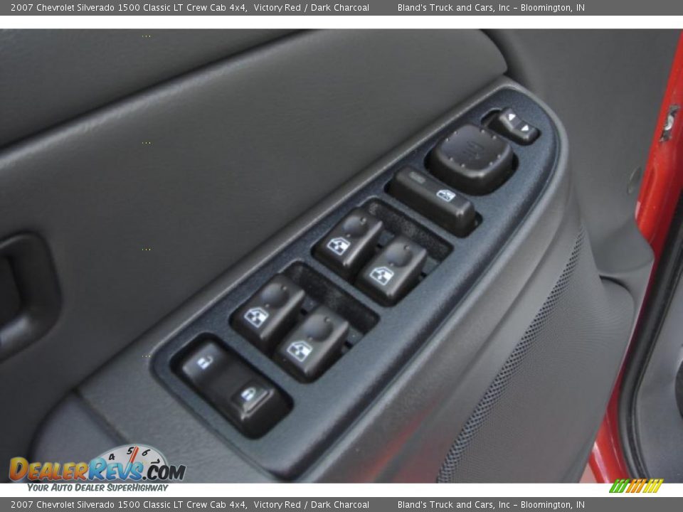 2007 Chevrolet Silverado 1500 Classic LT Crew Cab 4x4 Victory Red / Dark Charcoal Photo #19