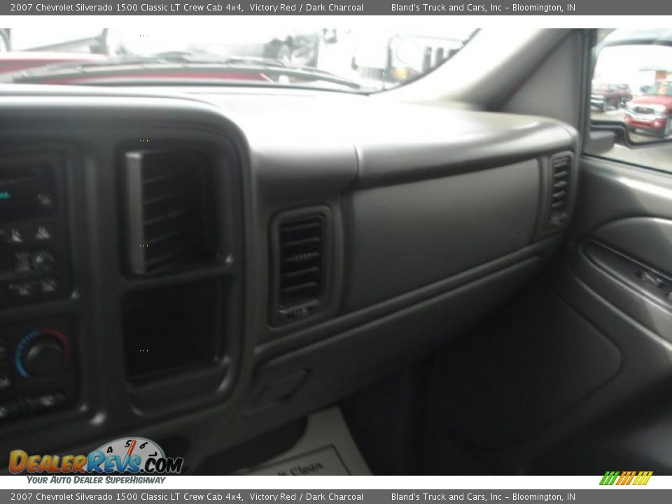 2007 Chevrolet Silverado 1500 Classic LT Crew Cab 4x4 Victory Red / Dark Charcoal Photo #29