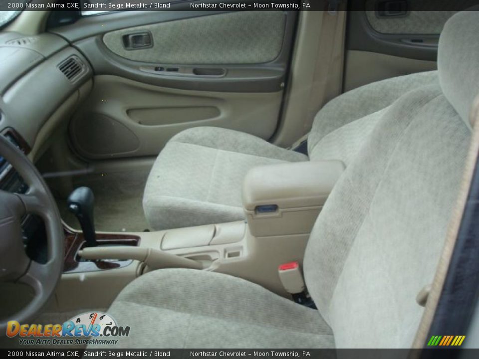 2000 Nissan Altima GXE Sandrift Beige Metallic / Blond Photo #8