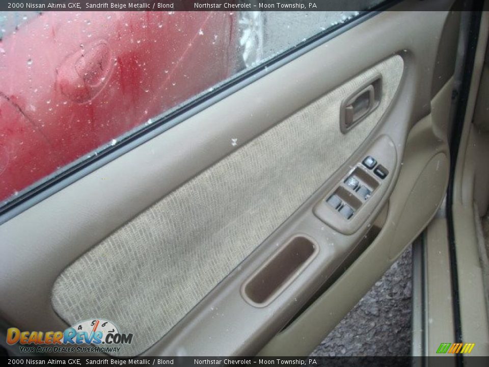 2000 Nissan Altima GXE Sandrift Beige Metallic / Blond Photo #11