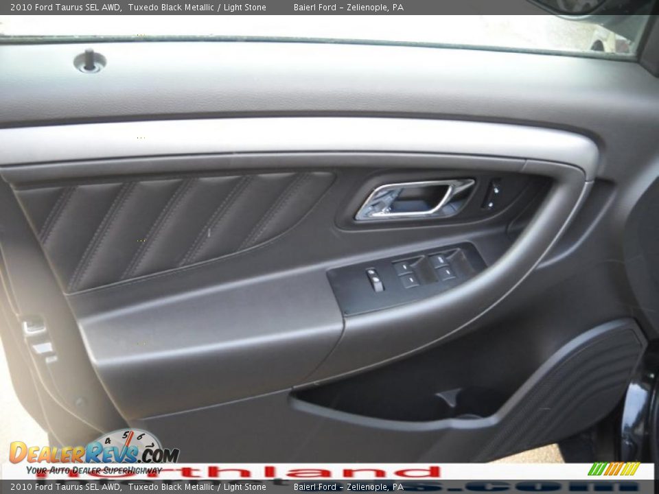 2010 Ford Taurus SEL AWD Tuxedo Black Metallic / Light Stone Photo #9