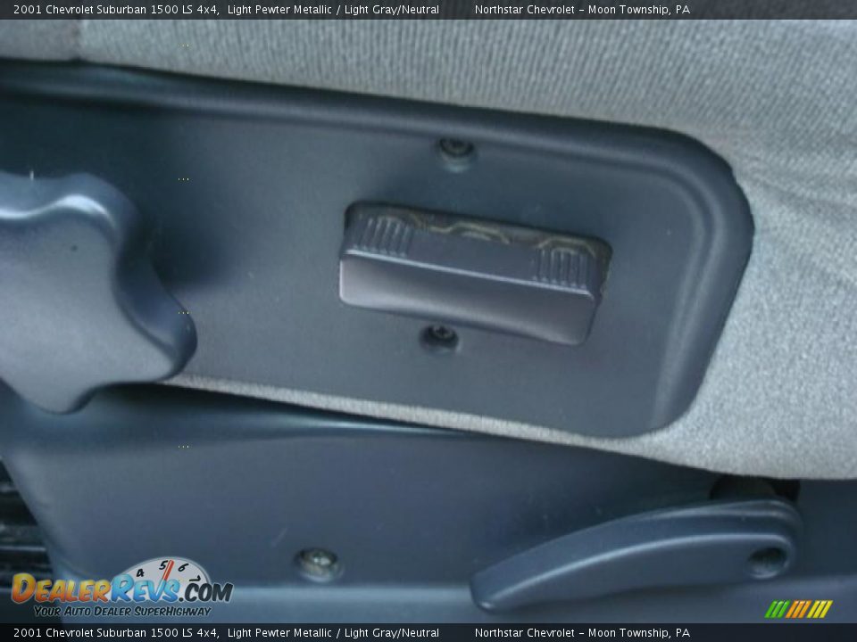 2001 Chevrolet Suburban 1500 LS 4x4 Light Pewter Metallic / Light Gray/Neutral Photo #11