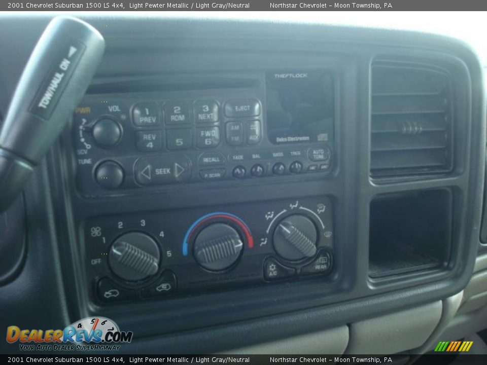 2001 Chevrolet Suburban 1500 LS 4x4 Light Pewter Metallic / Light Gray/Neutral Photo #13