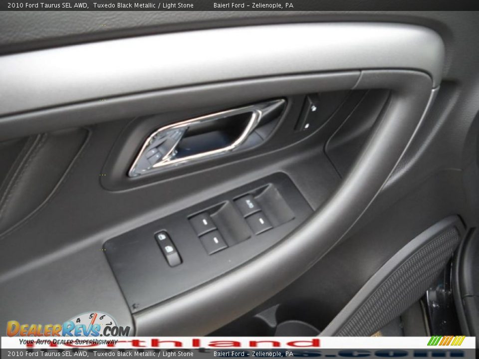 2010 Ford Taurus SEL AWD Tuxedo Black Metallic / Light Stone Photo #16