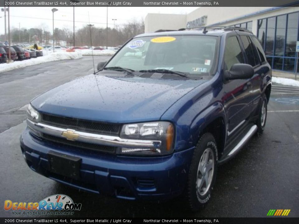2006 Chevrolet TrailBlazer LS 4x4 Superior Blue Metallic / Light Gray Photo #7