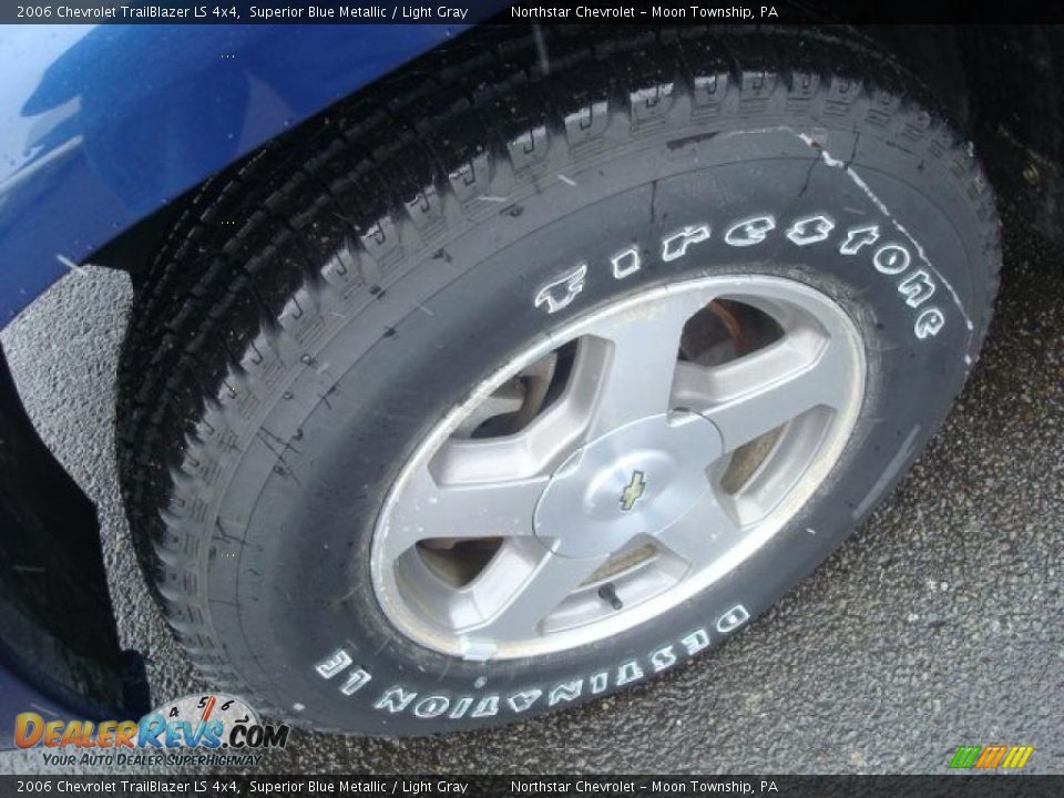 2006 Chevrolet TrailBlazer LS 4x4 Superior Blue Metallic / Light Gray Photo #9