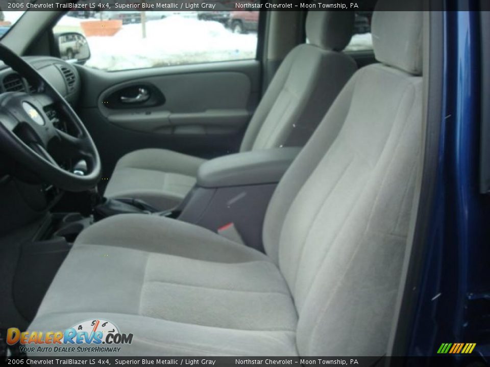 2006 Chevrolet TrailBlazer LS 4x4 Superior Blue Metallic / Light Gray Photo #10
