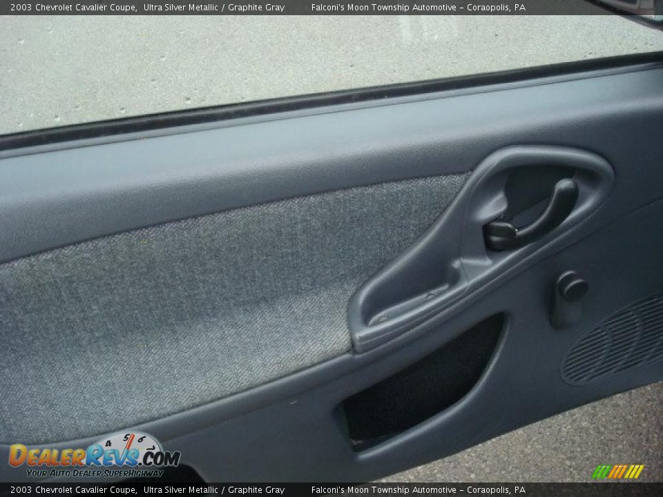 2003 Chevrolet Cavalier Coupe Ultra Silver Metallic / Graphite Gray Photo #11