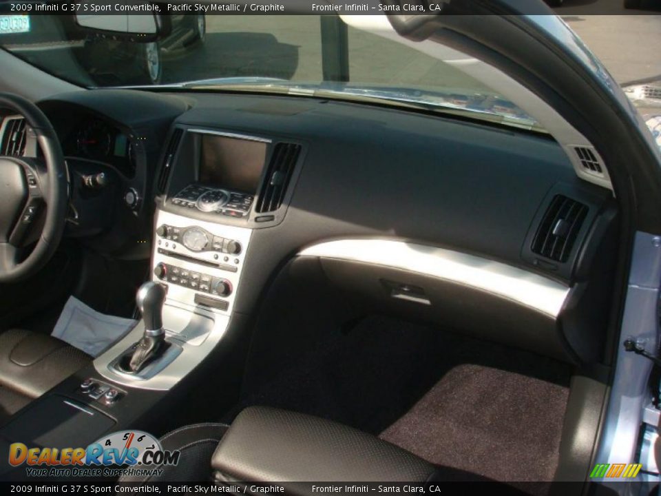 Dashboard of 2009 Infiniti G 37 S Sport Convertible Photo #17