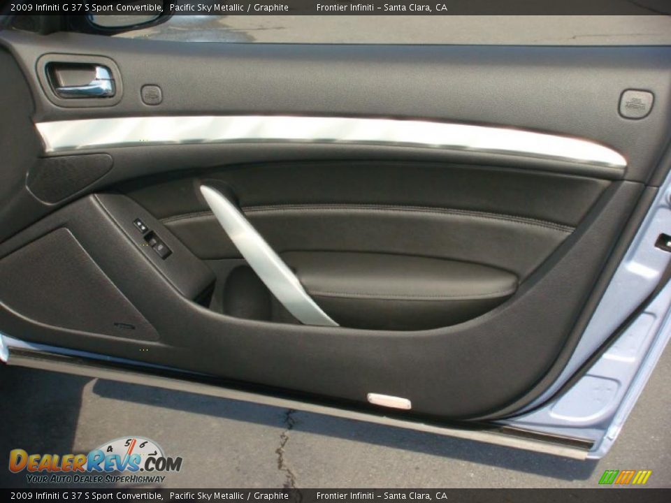 Door Panel of 2009 Infiniti G 37 S Sport Convertible Photo #20