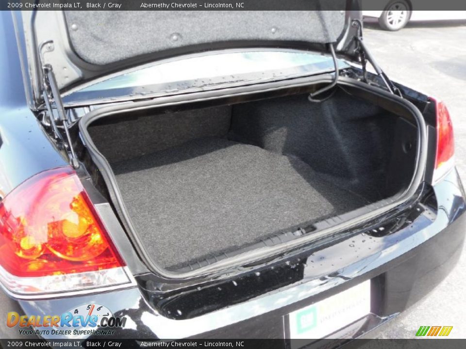 2009 Chevrolet Impala LT Black / Gray Photo #12