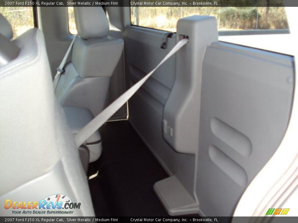 2007 Ford F150 XL Regular Cab Silver Metallic / Medium Flint Photo #5