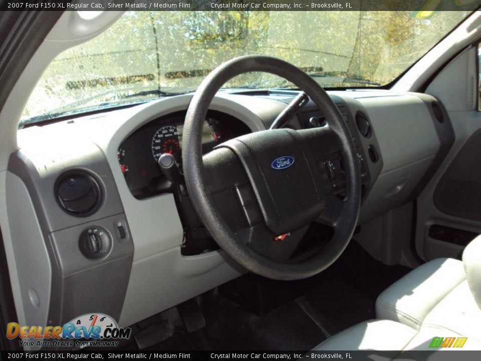 2007 Ford F150 XL Regular Cab Silver Metallic / Medium Flint Photo #6
