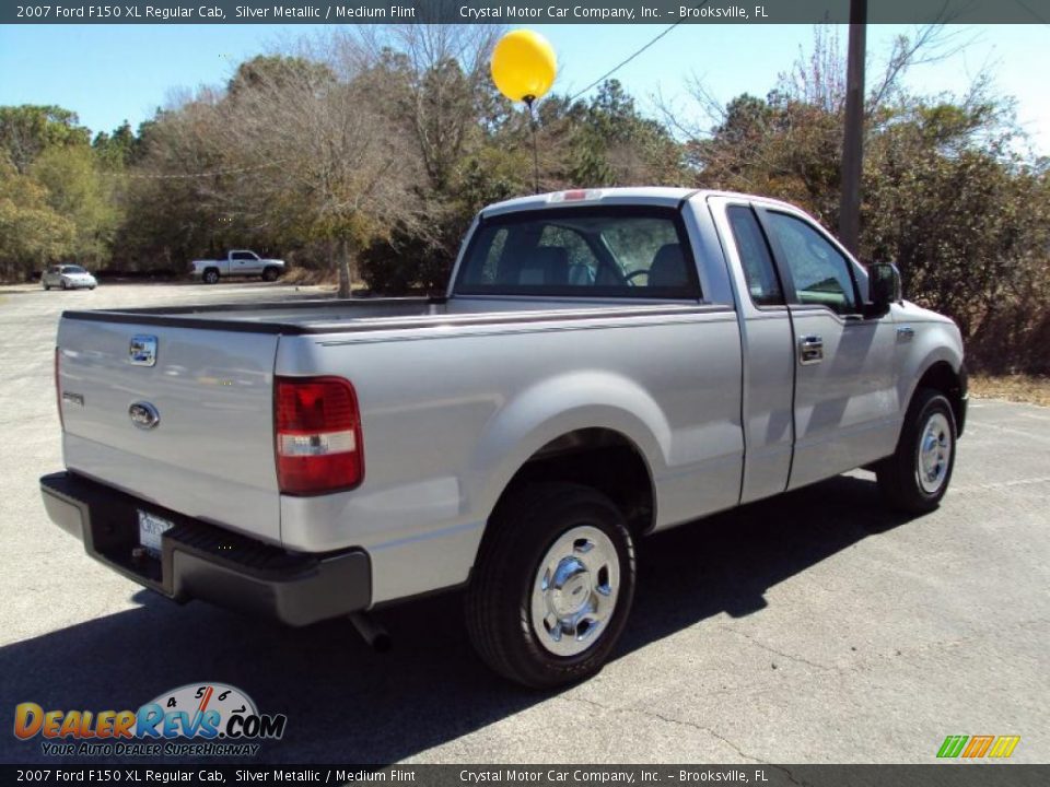 2007 Ford F150 XL Regular Cab Silver Metallic / Medium Flint Photo #8