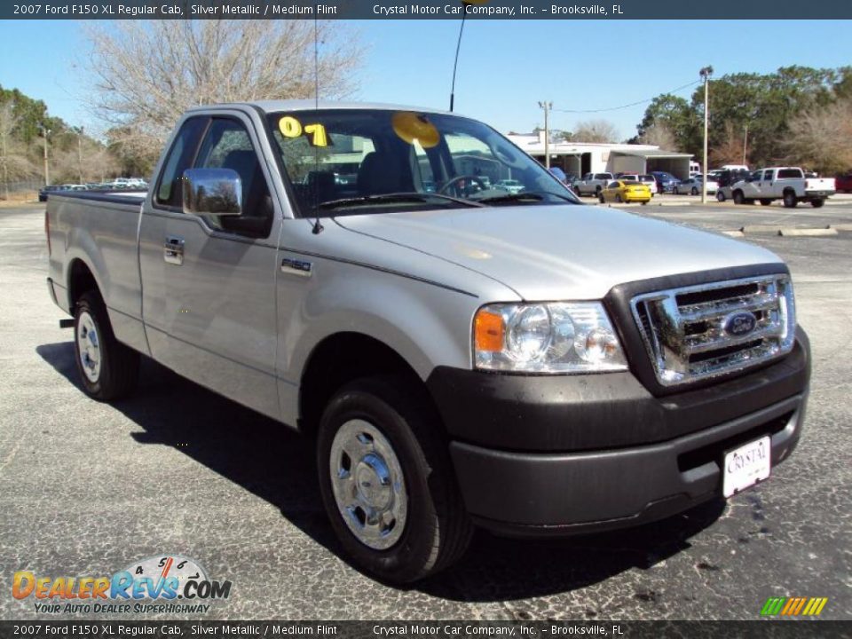 2007 Ford F150 XL Regular Cab Silver Metallic / Medium Flint Photo #10